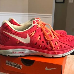 Nike Dual Fusion running shoe